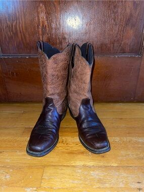 EUC Durango two tone tooled leather western boots